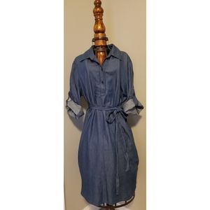 🌴5 for $25🌴 madison leigh Chambray midi dress